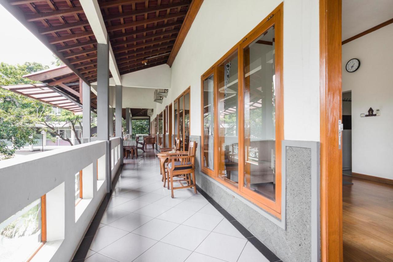 Reddoorz Plus @ Purwodadi Pasuruan Eksteriør billede